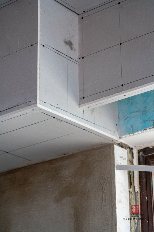 西山林語別墅裝修木工瓦工施工現(xiàn)場(chǎng)